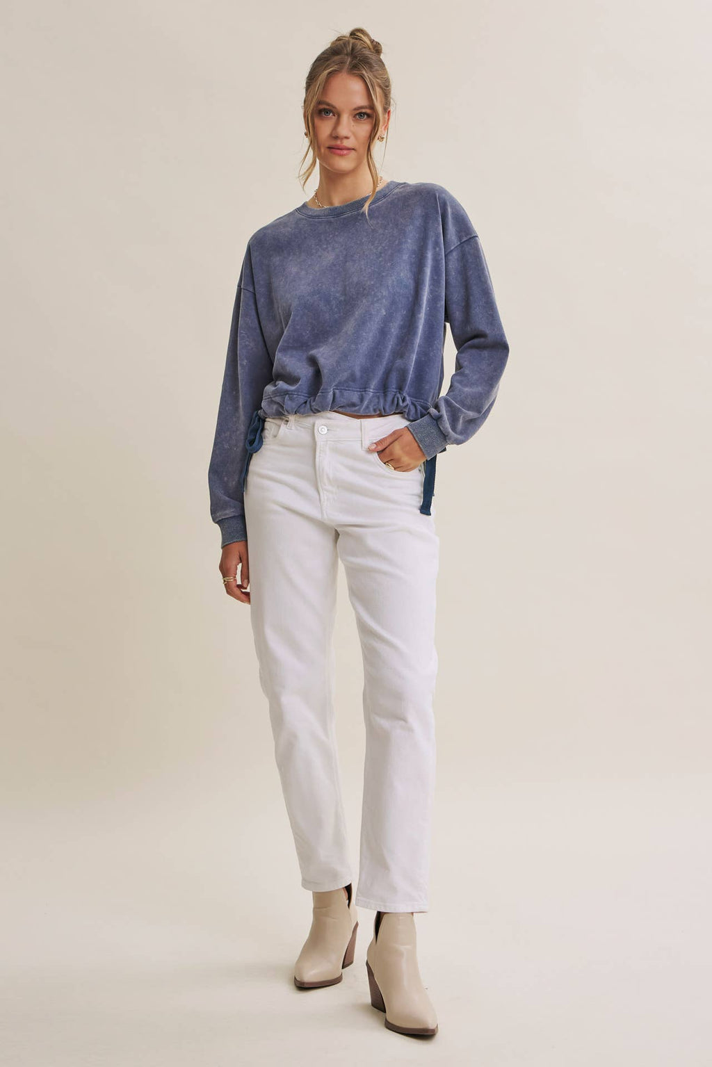 SOFT FADED MINERAL-WASHED SWEATSHIRT WITH CINCHED WAIST