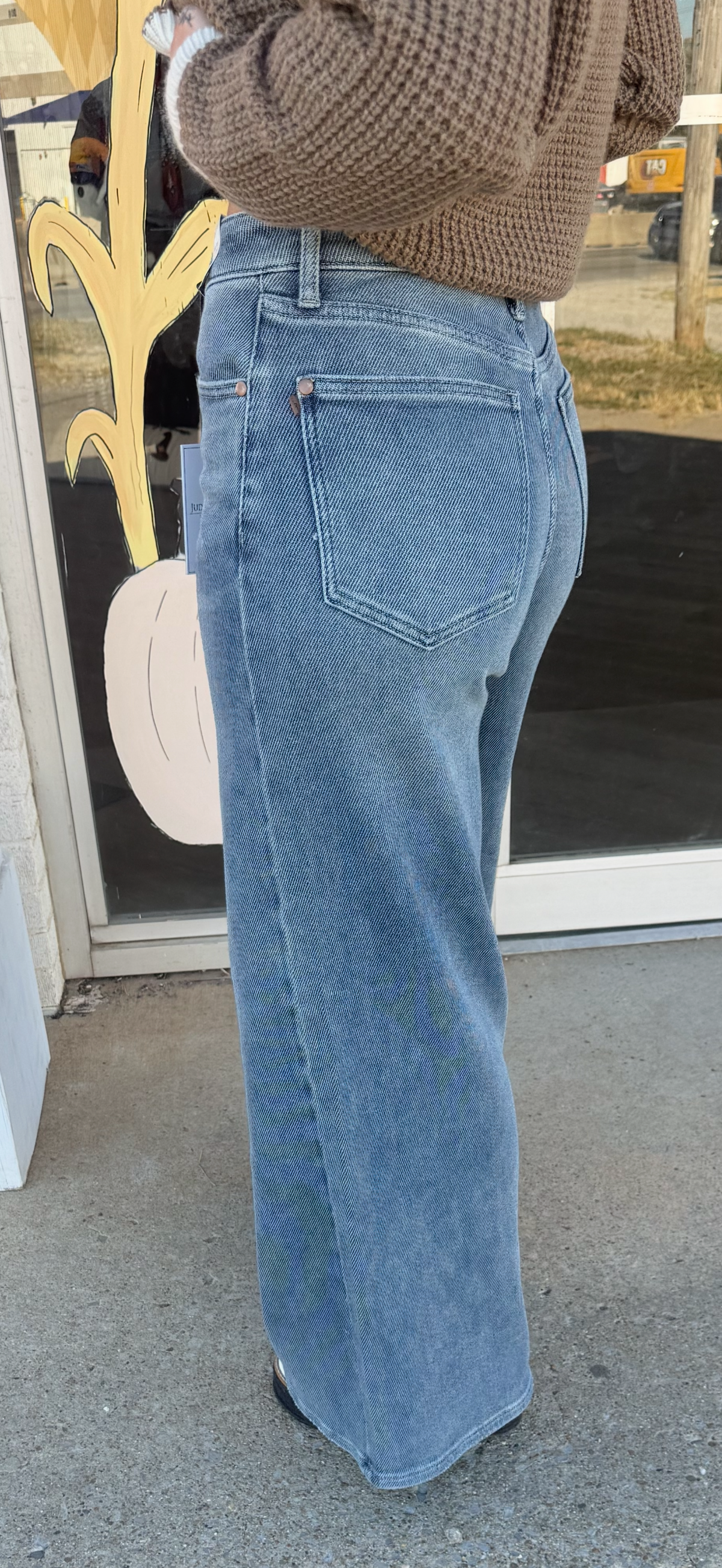 Risen Flare Jeans