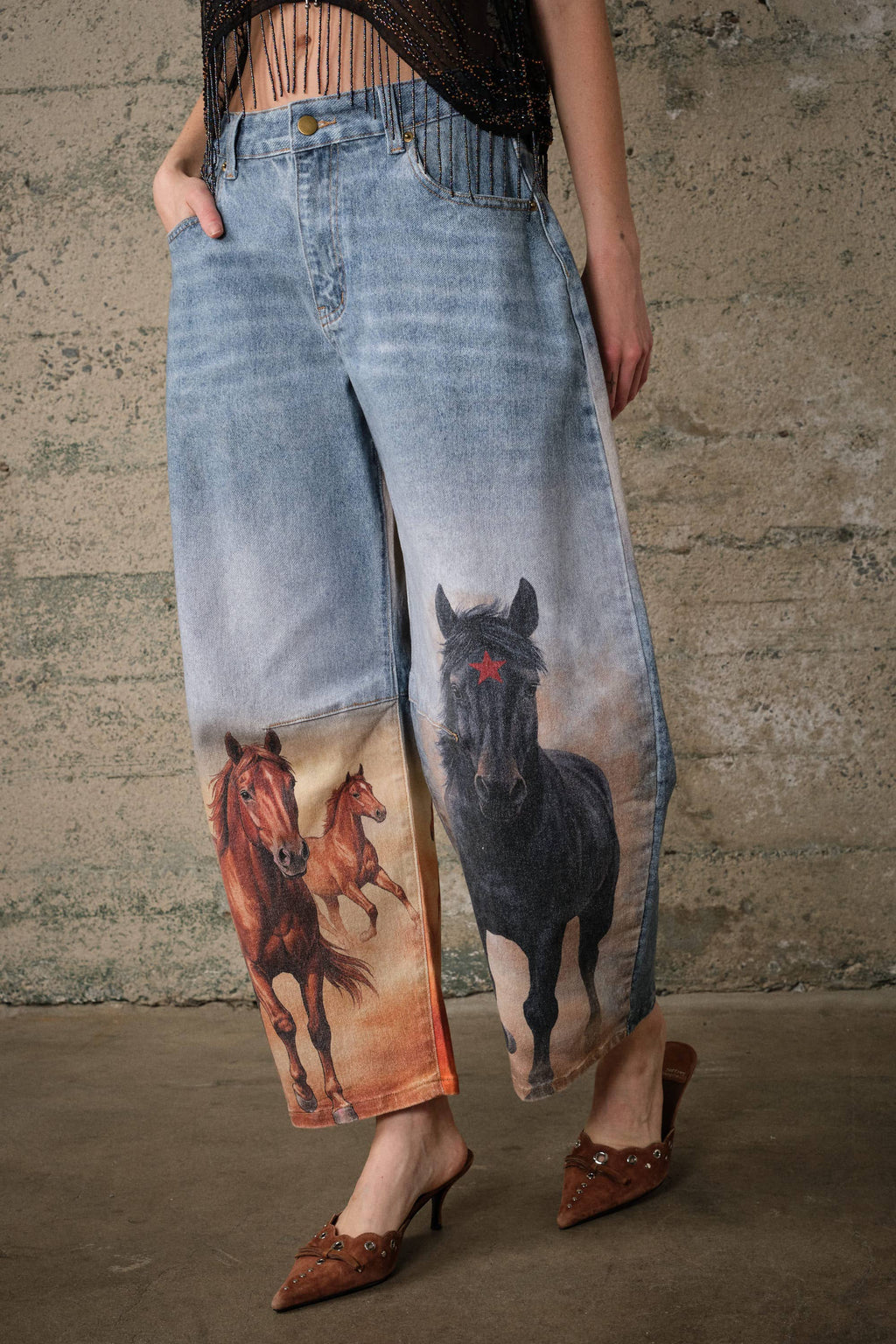 60004P Horse Printed Barrel Leg Denim Pants