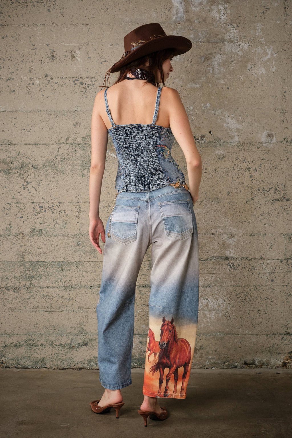 60004P Horse Printed Barrel Leg Denim Pants