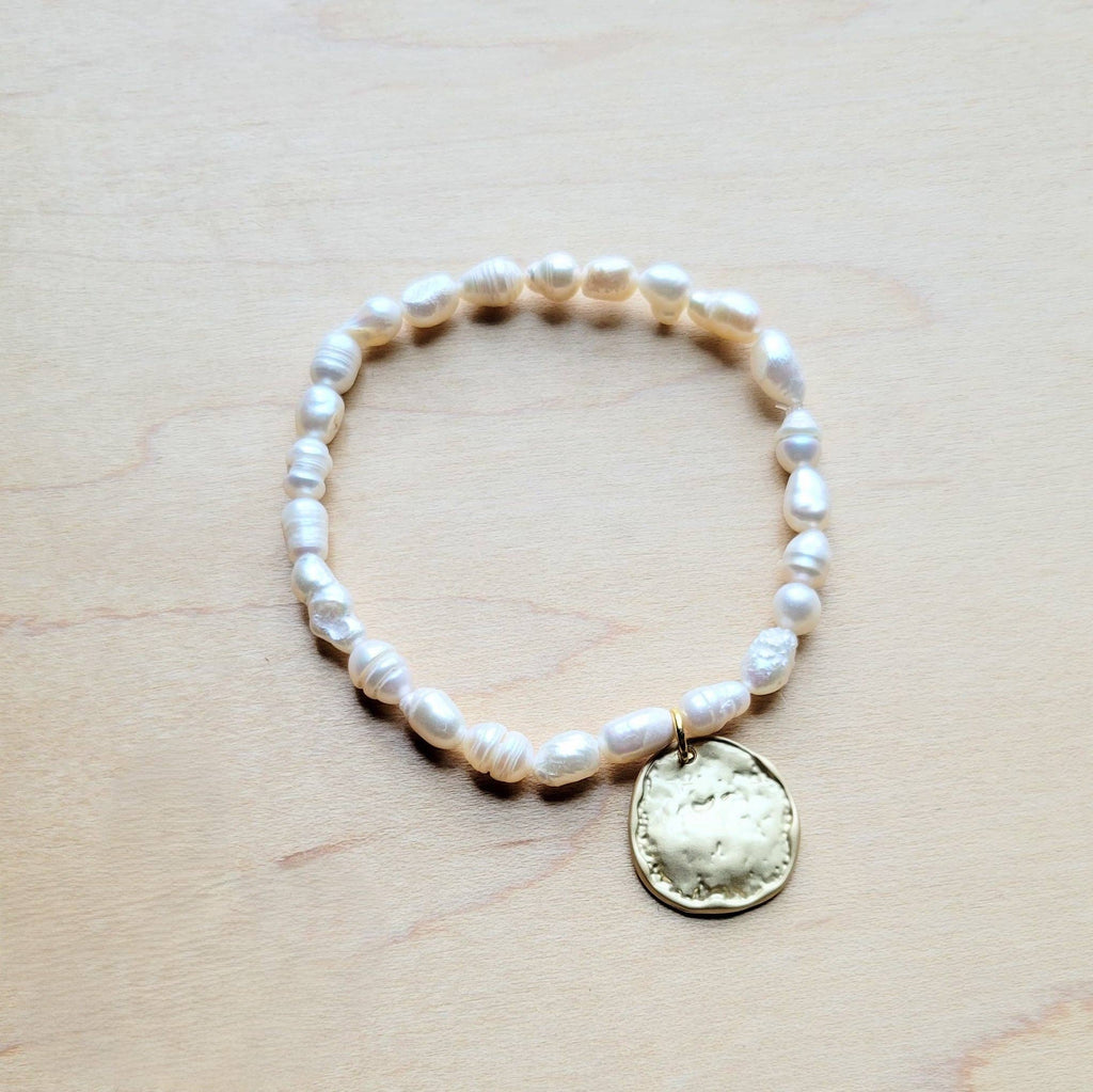 Freshwater Pearl Bracelet with Matte Gold Coin