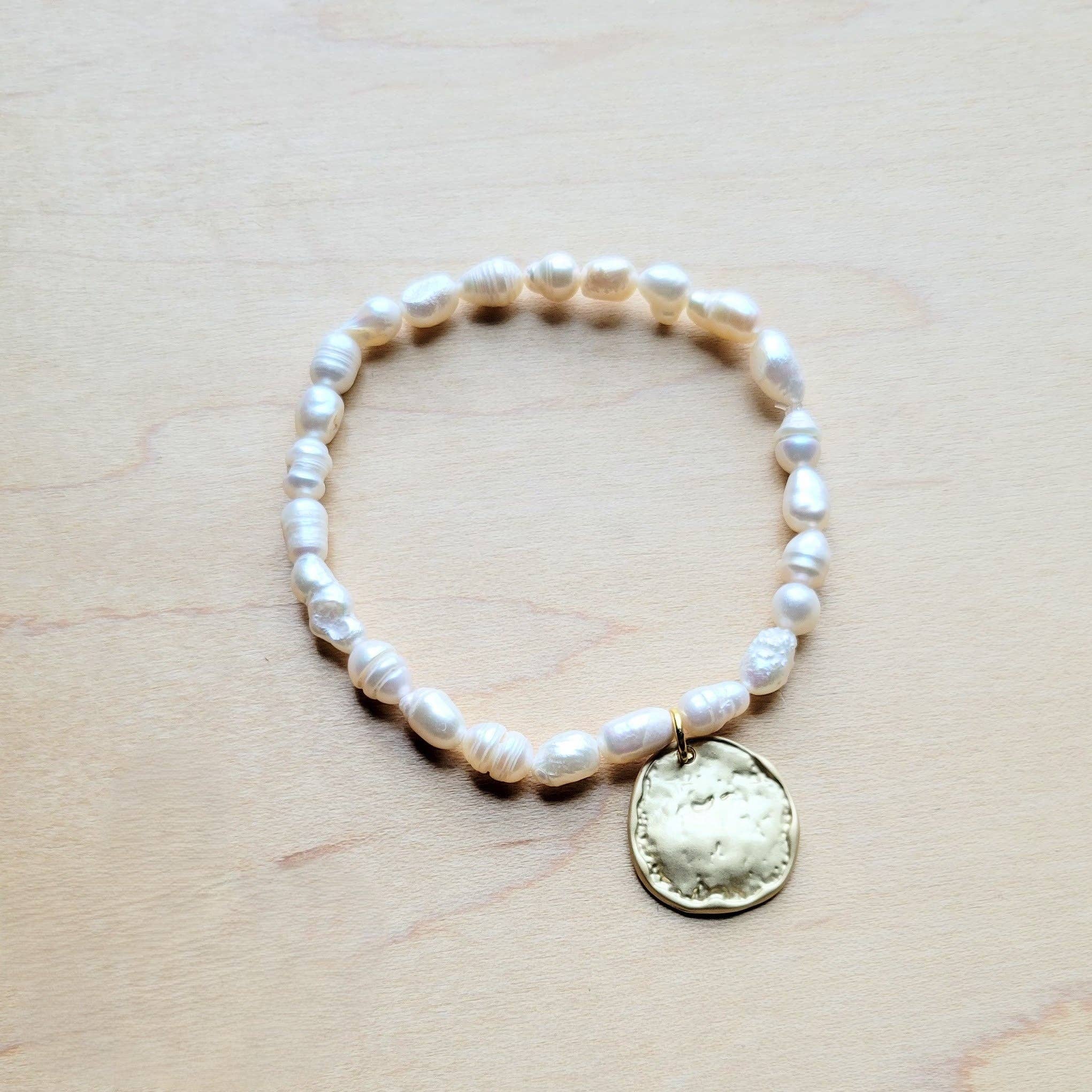 Freshwater Pearl Bracelet with Matte Gold Coin