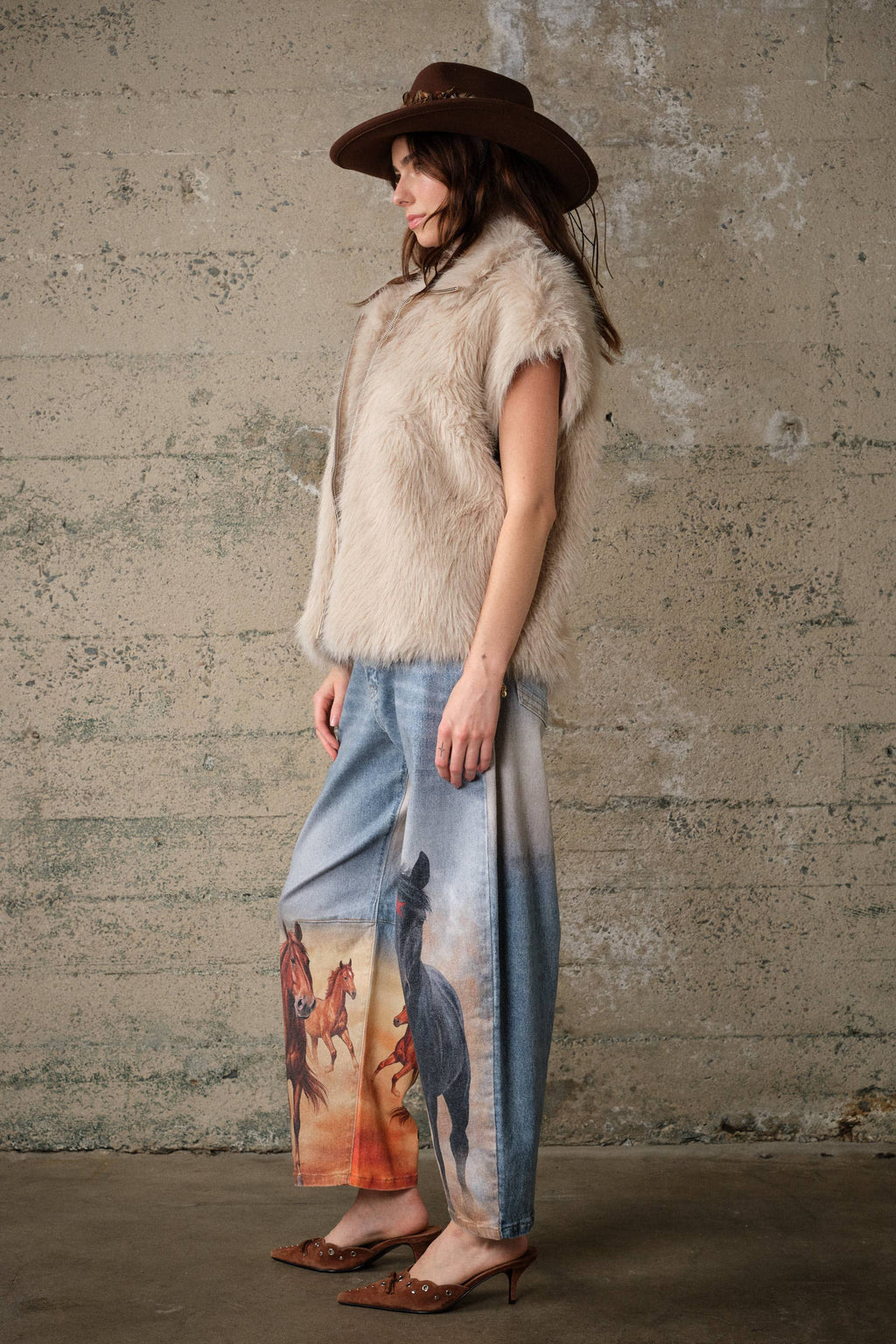 60004P Horse Printed Barrel Leg Denim Pants