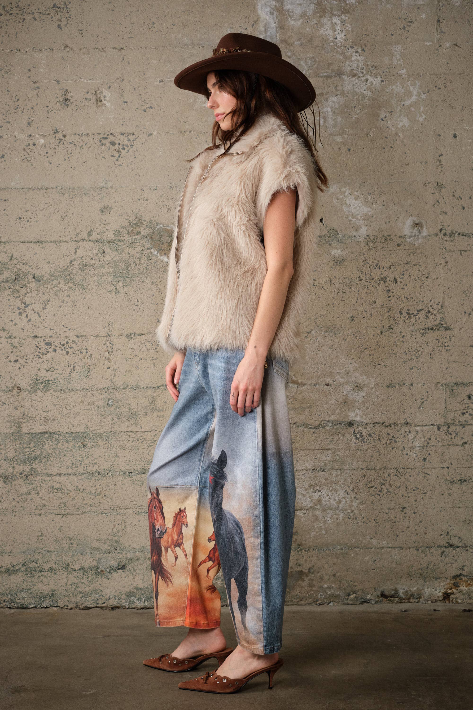 60004P Horse Printed Barrel Leg Denim Pants